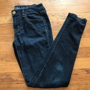 AEO solid dark wash jeggings, size 0